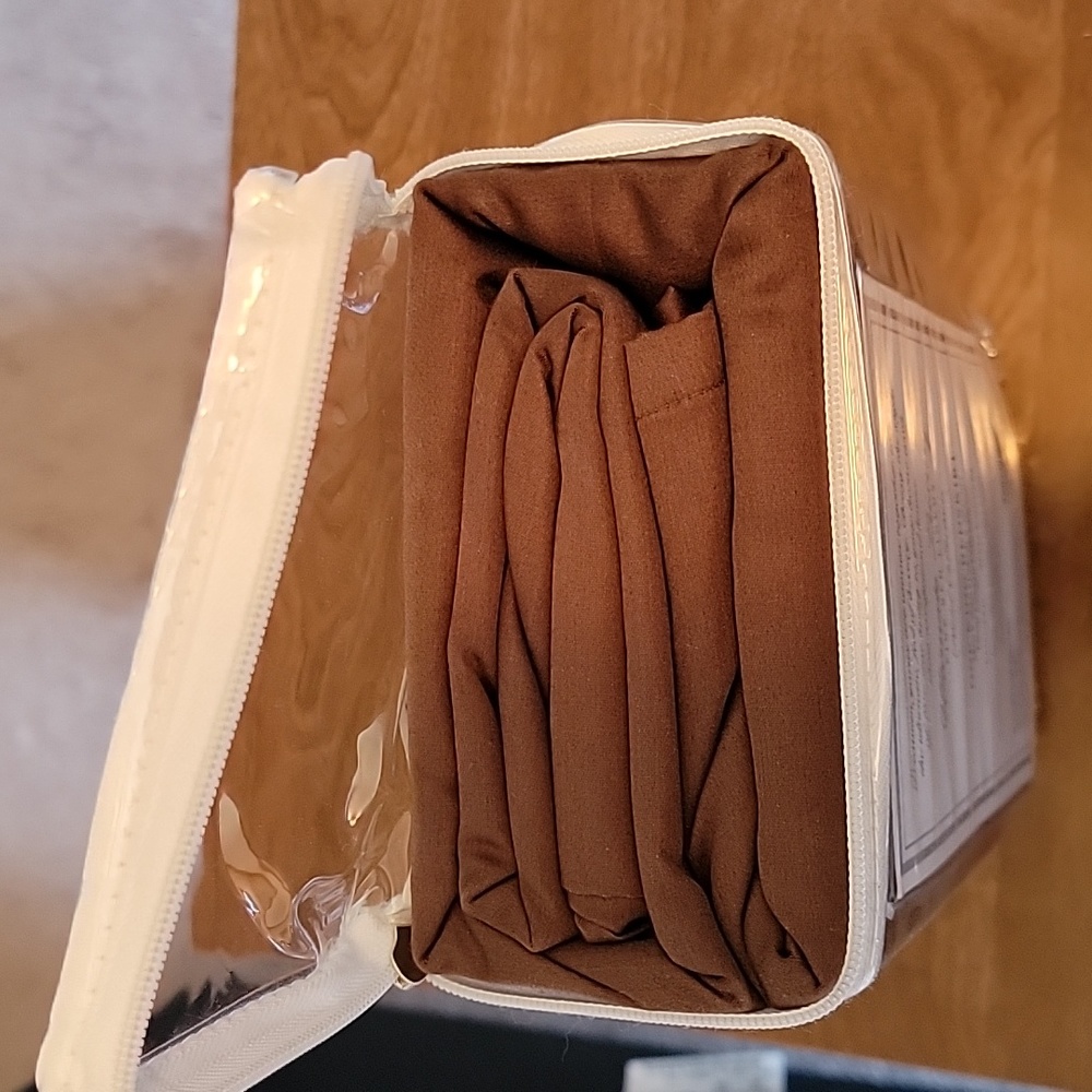 Ultimate Luxury King Bedskirt New In Package Brown 100% Cotton 15" Drop Length - Picture 5 of 5